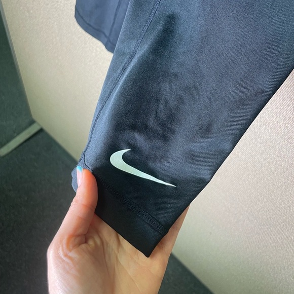 Nike Pro 🖤Womens Black Dri-Fit Capri, size Small
Excellent used condition 🖤 - Picture 4 of 6